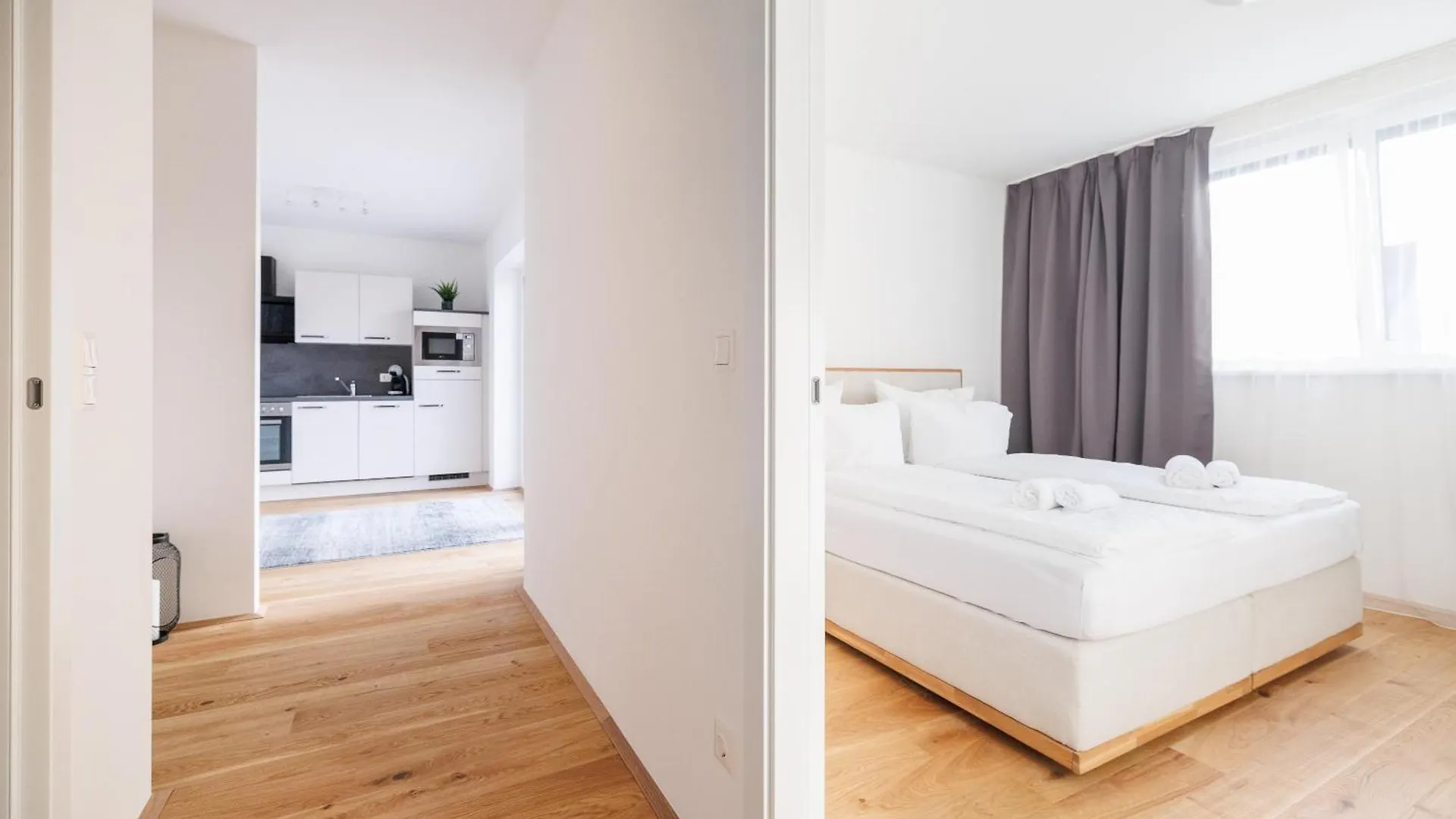 Symphony Apartments 42 - Modern Loft With Terrace And Grill In Central Location Bécs