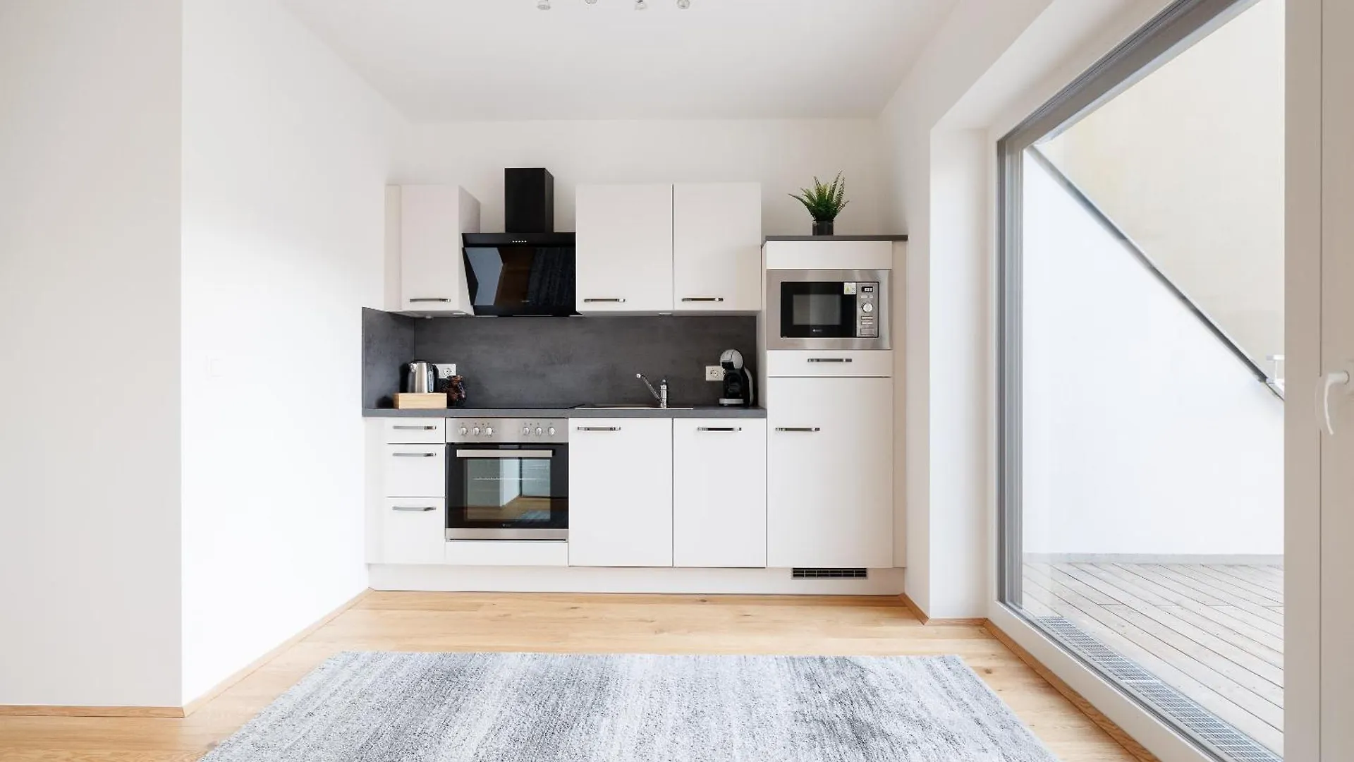 Symphony Apartments 42 - Modern Loft With Terrace And Grill In Central Location Bécs